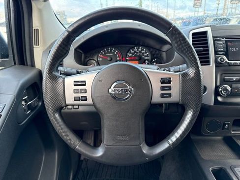 Used 2016 Nissan Frontier SV image 19