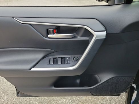 Used 2025 Toyota RAV4 XLE image 14