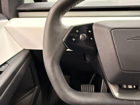 Used 2024 Tesla Cybertruck AWD Crew Cab image 20