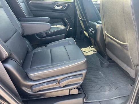 Used 2023 GMC Yukon SLT w/ SLT Premium Package AWD/4WD image 37