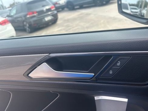 Certified 2023 Volkswagen Tiguan SE w/ Panoramic Sunroof Package image 49