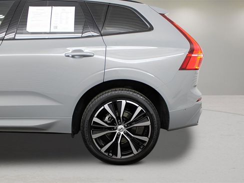 Certified 2025 Volvo XC60 B5 Ultra w/ Climate Package image 31