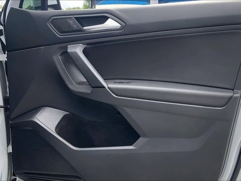 Used 2019 Volkswagen Tiguan SE image 23