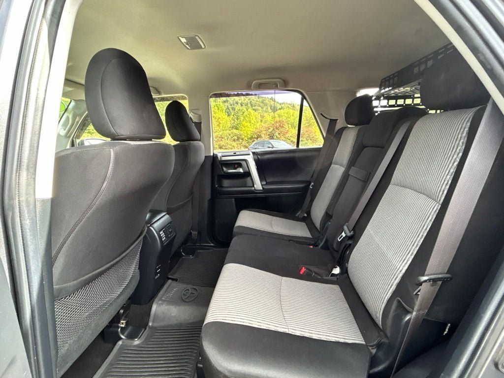 Used 2018 Toyota 4Runner SR5 AWD/4WD image 16