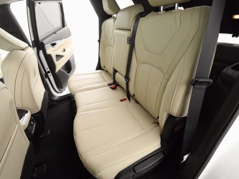 Used 2025 INFINITI QX60 Luxe AWD/4WD image 19