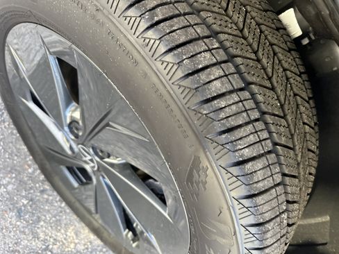 Used 2025 Volkswagen Taos S image 7