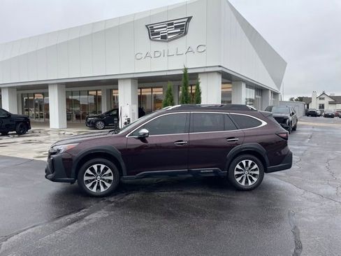 Used 2023 Subaru Outback Touring AWD/4WD image 8