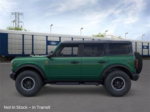 New 2025 Ford Bronco Badlands image 3