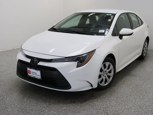 Certified 2025 Toyota Corolla LE w/ Convenience Package FWD image 2