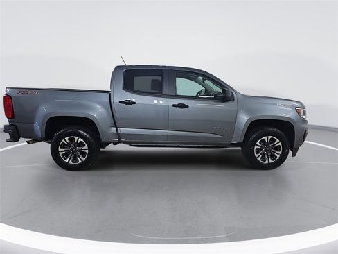 Used 2022 Chevrolet Colorado Z71 image 2