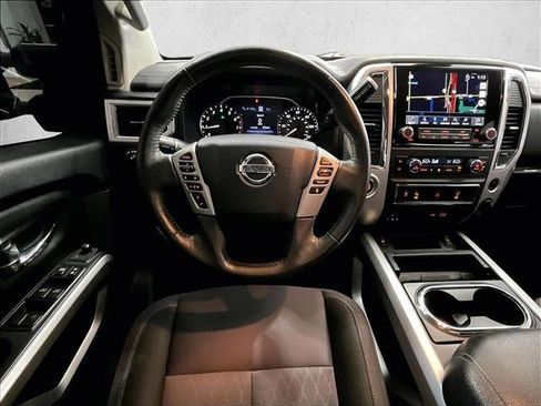 Used 2021 Nissan Titan SV w/ SV Convenience Package RWD image 7