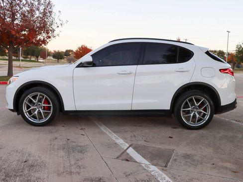 Used 2018 Alfa Romeo Stelvio Ti Sport image 4