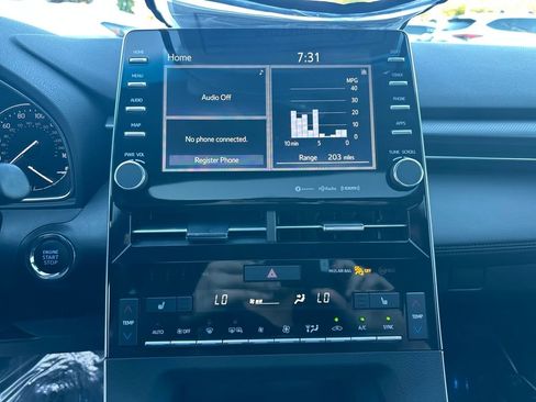Used 2020 Toyota Avalon XSE image 22
