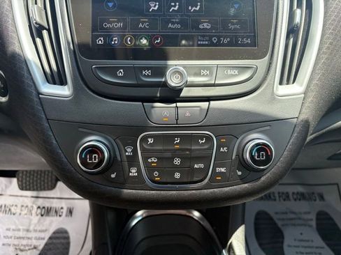 Used 2023 Chevrolet Malibu LT FWD image 18