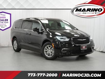 New 2026 Chrysler Pacifica Select