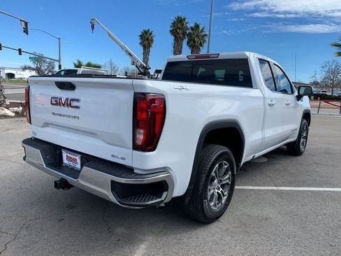 New 2026 GMC Sierra 1500 SLE w/ Preferred Package AWD/4WD image 6