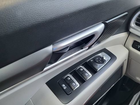 Used 2020 Kia Telluride S FWD image 25