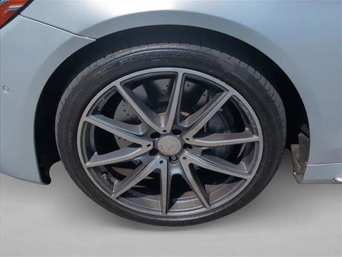 Used 2019 Mercedes-Benz S 560 Sedan w/ AMG Line Exterior image 26
