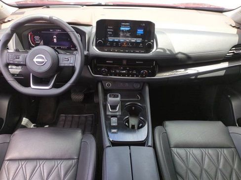 Used 2023 Nissan Rogue Platinum w/ Platinum Premium Package FWD image 13