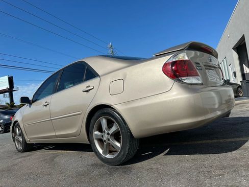 Used 2006 Toyota Camry SE image 4