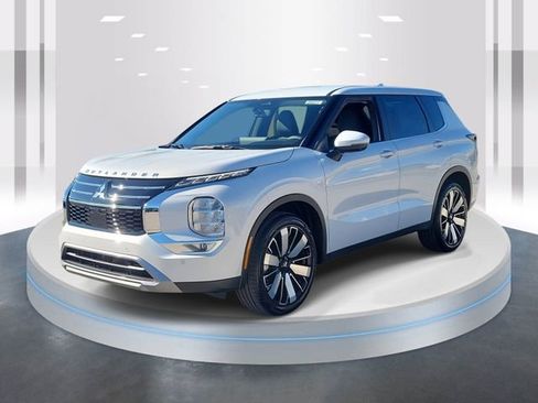 New 2026 Mitsubishi Outlander SE image 3