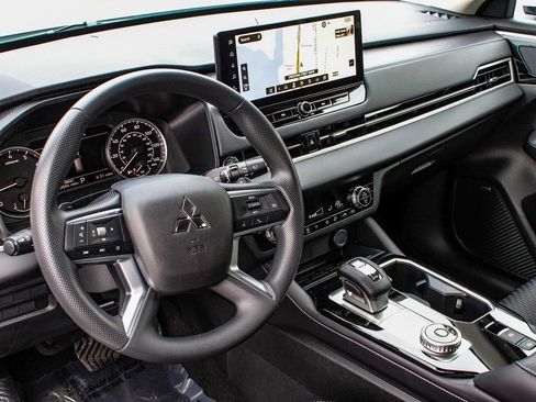 New 2026 Mitsubishi Outlander ES AWD/4WD image 15