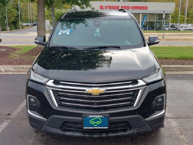 Used 2023 Chevrolet Traverse LT w/ LT Premium Package AWD/4WD image 3