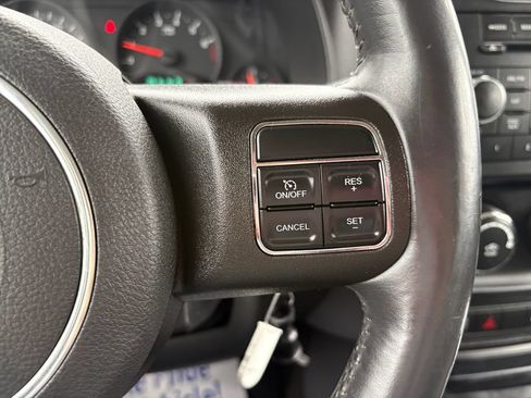 Used 2013 Jeep Patriot Latitude w/ Sun/Sound Group FWD image 16