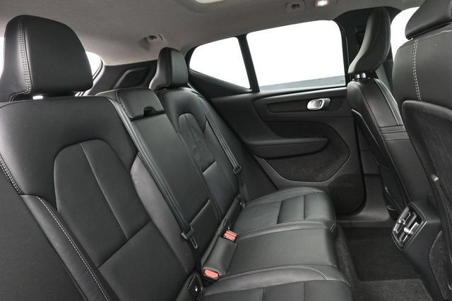 Used 2023 Volvo XC40 B5 Ultimate w/ Protection Package Premier AWD/4WD image 33