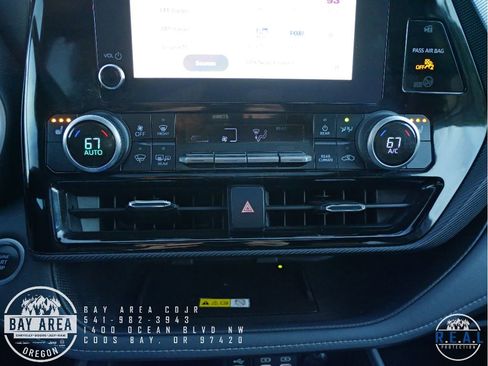 Used 2024 Toyota Highlander XSE image 16