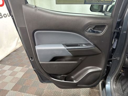 Used 2018 Chevrolet Colorado Z71 AWD/4WD image 18