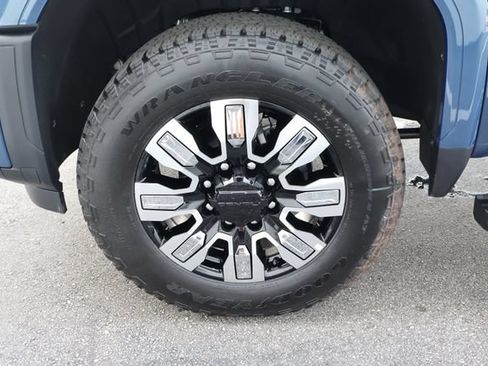 New 2026 GMC Sierra 2500 Denali w/ Denali Reserve Package AWD/4WD image 9