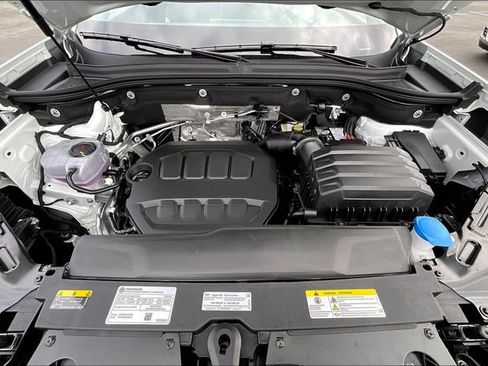 New 2025 Volkswagen Atlas Peak Edition SE image 12