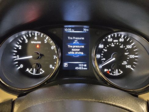 Used 2017 Nissan Rogue Sport SV image 23