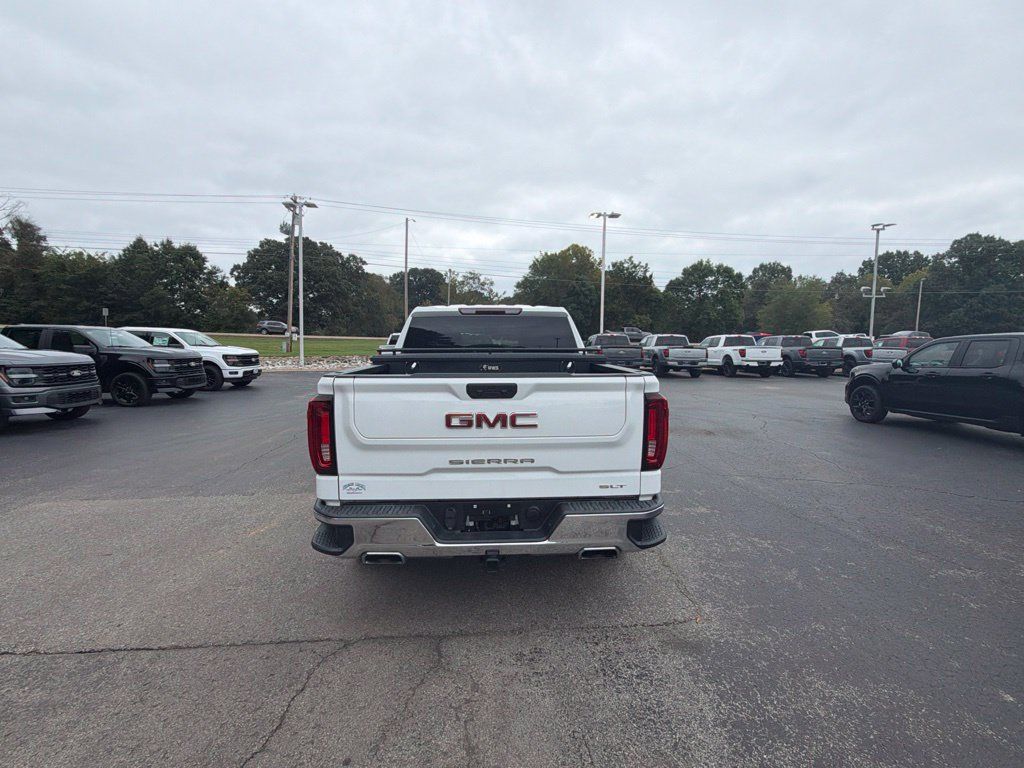 Used 2023 GMC Sierra 1500 SLT w/ SLT Premium Package AWD/4WD image 4
