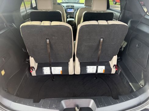 Used 2019 Ford Explorer XLT w/ Equipment Group 202A image 43