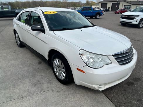 Used 2010 Chrysler Sebring Touring FWD image 3