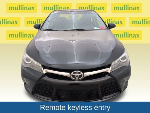 Used 2016 Toyota Camry SE image 12