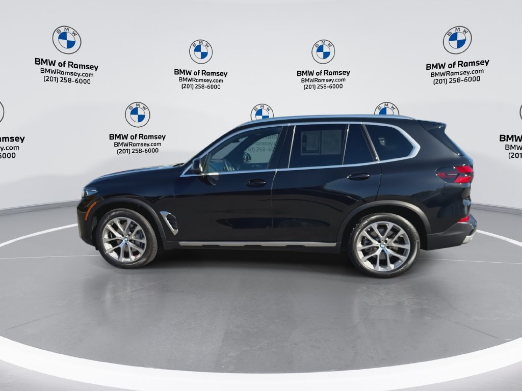 Used 2024 BMW X5 xDrive40i w/ Premium Package AWD/4WD image 5