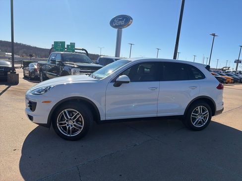Used 2016 Porsche Cayenne image 9