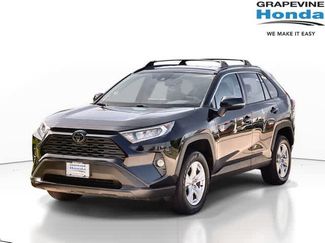 Used 2020 Toyota RAV4 XLE FWD video 1