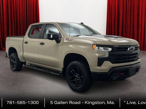 Used 2022 Chevrolet Silverado 1500 LT Trail Boss w/ LT Trail Boss Premium Package AWD/4WD image 3