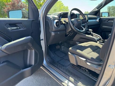 Used 2024 Chevrolet Colorado LT image 13
