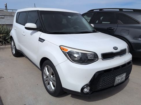 Used 2016 Kia Soul + w/ Audio Package image 3