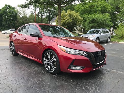 Used 2020 Nissan Sentra SR w/ Electronics Package FWD image 2