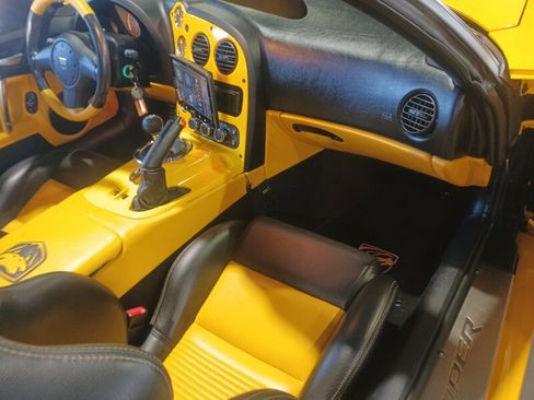 Used 2005 Dodge Viper SRT-10 image 38