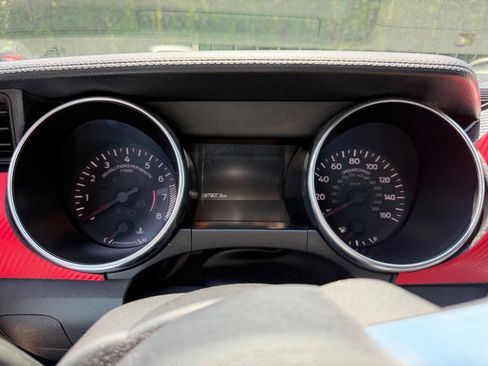 Used 2018 Ford Mustang Coupe RWD image 25