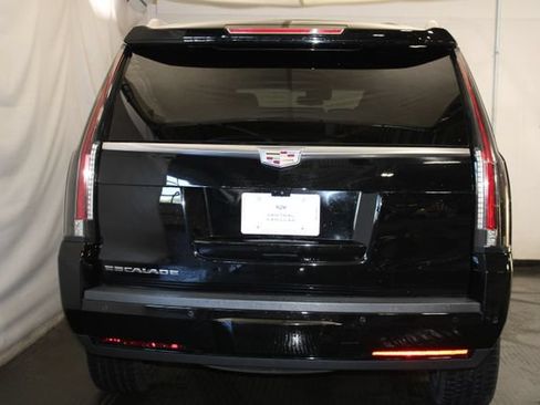 Used 2019 Cadillac Escalade Luxury AWD/4WD image 6