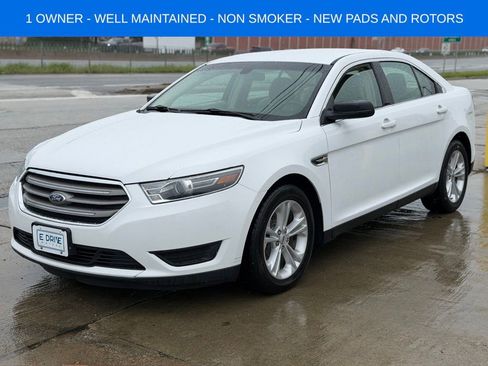 Used 2017 Ford Taurus SE FWD image 1