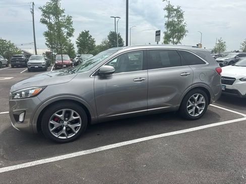 Used 2017 Kia Sorento SX AWD/4WD image 2